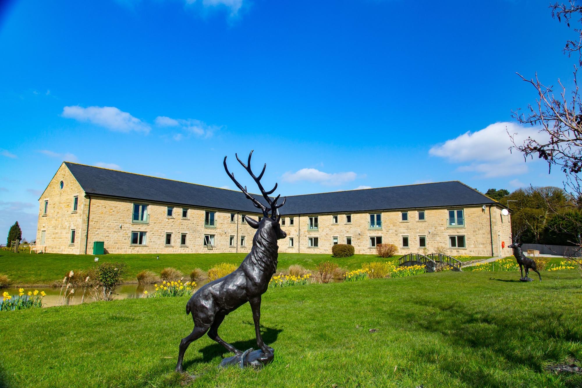Peak Edge Hotel Chesterfield Exterior photo